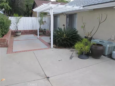 Exterior - 668 N Quince, Rialto, CA 92376 photo 4 of 4