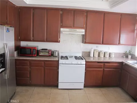 Kitchen - 668 N Quince, Rialto, CA 92376 photo 1 of 2