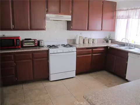 Kitchen - 668 N Quince, Rialto, CA 92376 photo 2 of 2