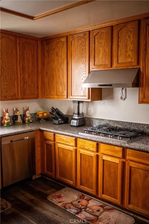 Kitchen - 3948 Baldwin Park, Baldwin Park, CA 91706 photo 4 of 5