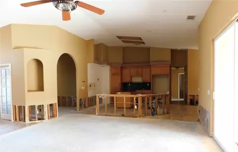 1861 Calaveras, Pinon Hills, CA 92372 photo 4