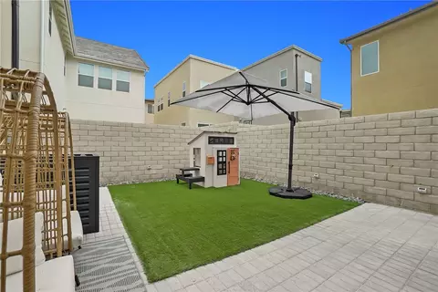 Exterior - 27014 Declaration, Valencia, CA 91381 photo 2 of 5