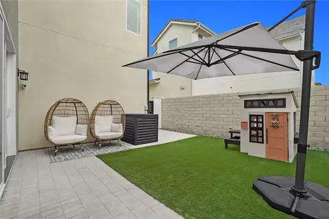 Exterior - 27014 Declaration, Valencia, CA 91381 photo 3 of 5