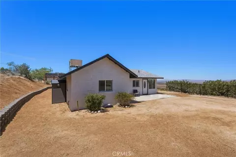 Exterior - 25735 Santa Rosa Rd, Apple Valley, CA 92308 photo 3 of 10