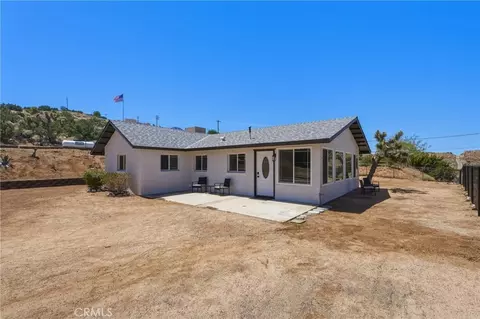 Exterior - 25735 Santa Rosa Rd, Apple Valley, CA 92308 photo 2 of 10