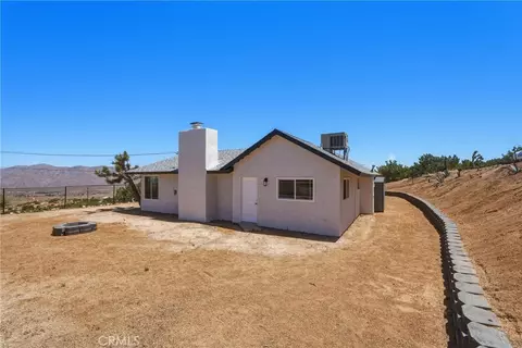 Exterior - 25735 Santa Rosa Rd, Apple Valley, CA 92308 photo 6 of 10