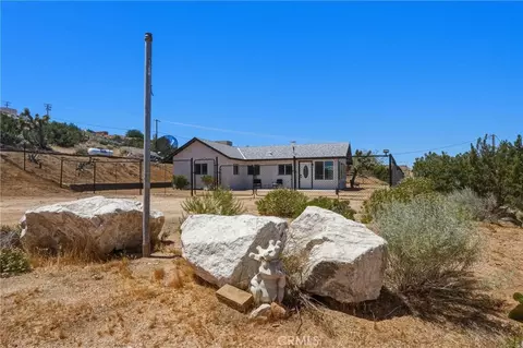 Exterior - 25735 Santa Rosa Rd, Apple Valley, CA 92308 photo 9 of 10