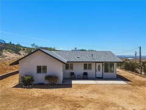 Exterior - 25735 Santa Rosa Rd, Apple Valley, CA 92308 photo 8 of 10