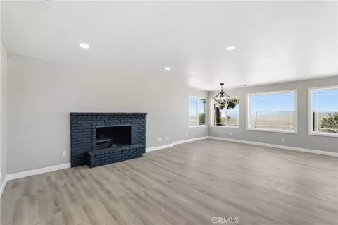 Living - 25735 Santa Rosa Rd, Apple Valley, CA 92308 photo 3 of 6