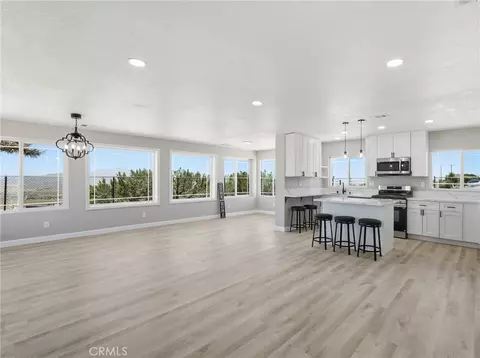 Living - 25735 Santa Rosa Rd, Apple Valley, CA 92308 photo 5 of 6