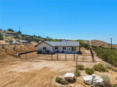 Exterior - 25735 Santa Rosa Rd, Apple Valley, CA 92308 photo 4 of 10
