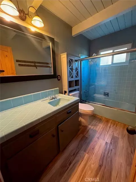 Bath - 518 Mountain Vw, Wrightwood, CA 92397 photo 1 of 1