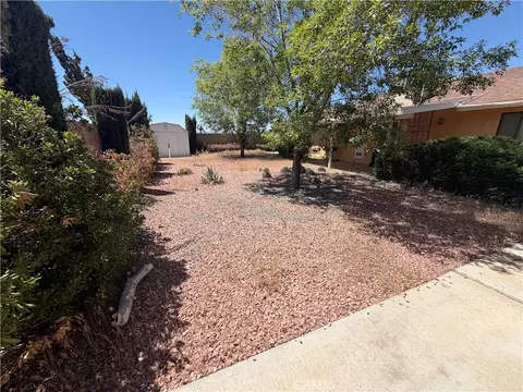 Exterior - 15976 Acoma, Apple Valley, CA 92307 photo 3 of 4