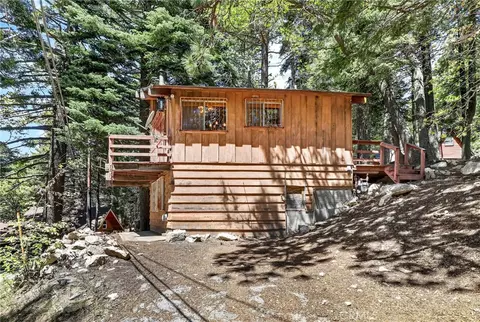 Exterior - 858 Poe Ct, Lake Arrowhead, CA 92352 photo 4 of 8