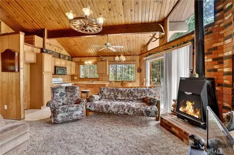 Living - 858 Poe Ct, Lake Arrowhead, CA 92352 photo 6 of 7