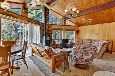 Living - 858 Poe Ct, Lake Arrowhead, CA 92352 photo 4 of 7