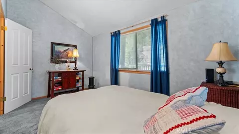Bedroom - 2254 Spring Oak Dr, Running Springs, CA 92382 photo 8 of 10
