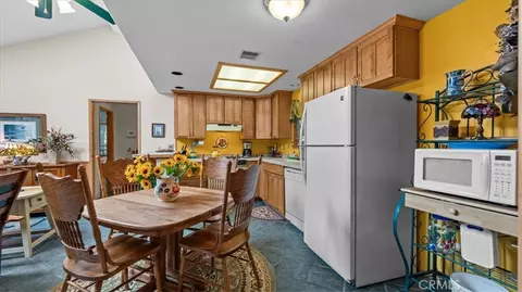 Kitchen - 2254 Spring Oak Dr, Running Springs, CA 92382 photo 1 of 3