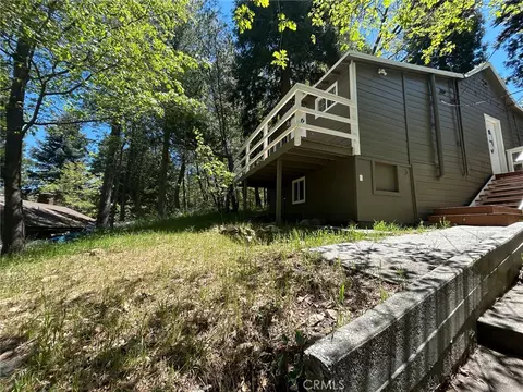 22951 Redwood, Crestline, CA 92325