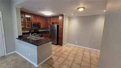 1015 La Terraza #304, Corona, CA 92879
