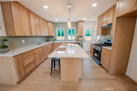 2391 Fashion Ave, Long Beach, CA 90810