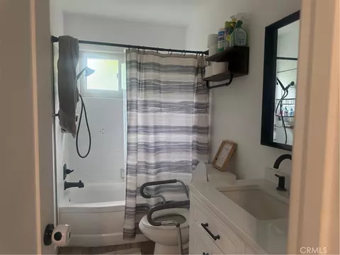 Bath - 822 E Virginia St, Rialto, CA 92376 photo 1 of 4