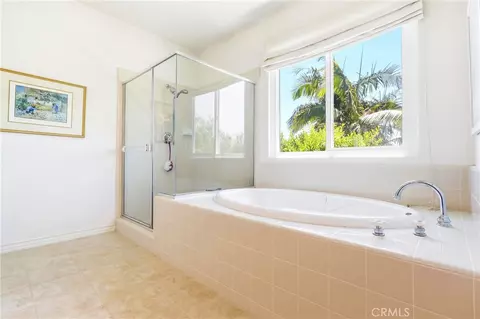 Bath - 1682 W Alps, Upland, CA 91784 photo 3 of 5