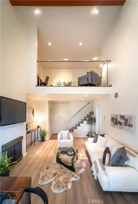 9309 Summertime Ln, Culver City, CA 90230