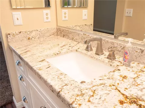 Bath - 1590 Corte Santana, Upland, CA 91786 photo 5 of 8
