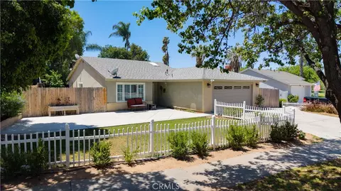 Exterior - 2832 Litchfield, Riverside, CA 92503 photo 2 of 7