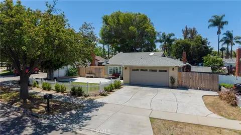 Exterior - 2832 Litchfield, Riverside, CA 92503 photo 3 of 7