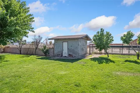 Exterior - 8758 Deep Crk, Apple Valley, CA 92308 photo 5 of 7