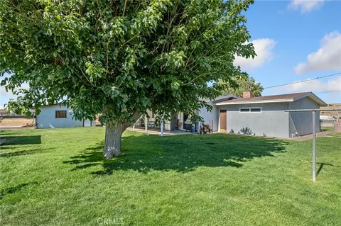 Exterior - 8758 Deep Crk, Apple Valley, CA 92308 photo 4 of 7