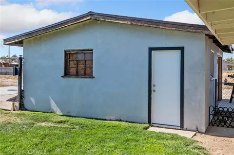 Exterior - 8758 Deep Crk, Apple Valley, CA 92308 photo 6 of 7