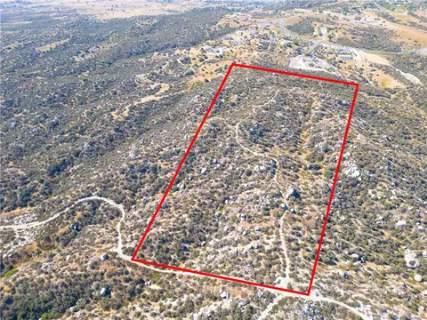 12 Venus Dr, Nuevo, CA 92567