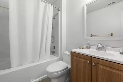 Bath - 47800 Madison St #141, Indio, CA 92201 photo 1 of 3