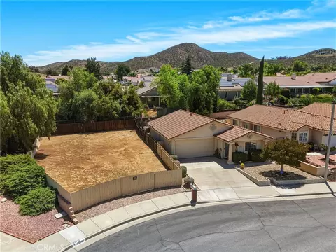 28042 Calle Vallarta, Menifee, CA 92585