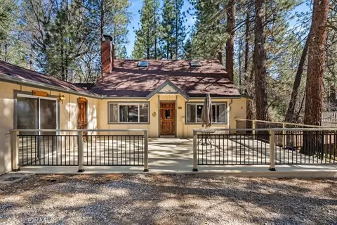 41490 Oak St, Big Bear Lake, CA 92315