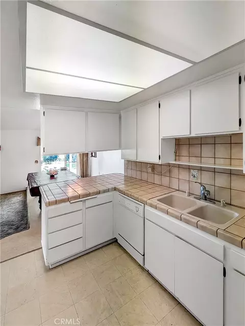 Kitchen - 8845 Somerset, Rancho Cucamonga, CA 91701 photo 3 of 3