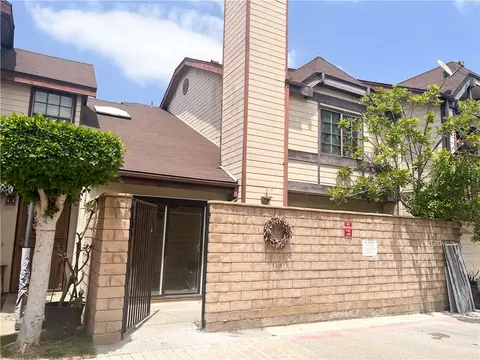 6060 Oak St #E, Huntington Park, CA 90255