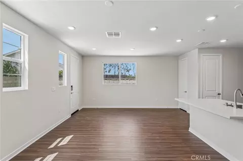 Living - 9198 Waverly Ln, Riverside, CA 92503 photo 1 of 3