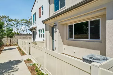 Exterior - 9194 Waverly Ln, Riverside, CA 92503 photo 2 of 4