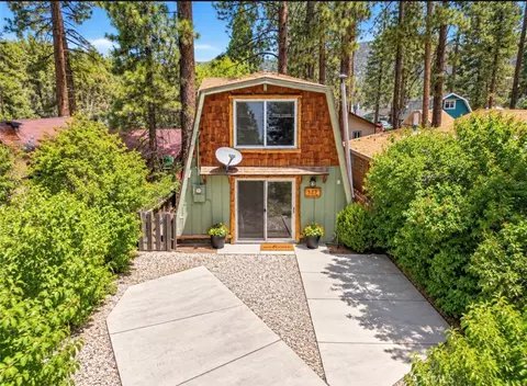 327 W Country Clb, Big Bear City, CA 92314