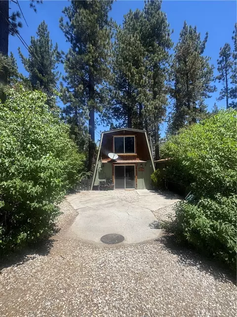 327 W Country Clb, Big Bear City, CA 92314