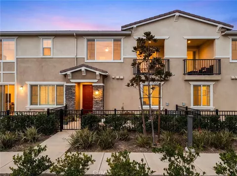 16680 Wyndham Ln #3, Fontana, CA 92336