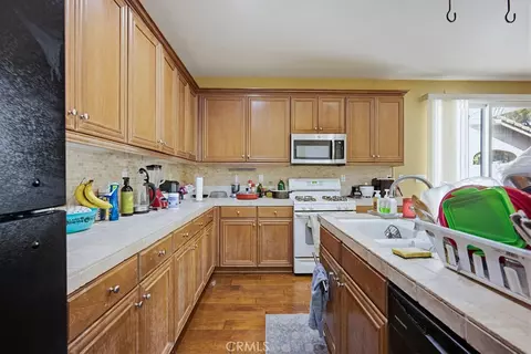 Kitchen - 1747 Palermo Dr, Riverside, CA 92507 photo 3 of 4