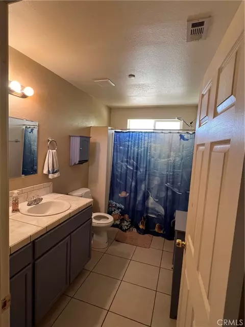 Bath - 2825 Del Rosa Rd, Phelan, CA 92371 photo 3 of 3