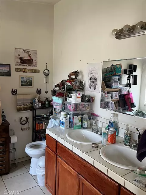 Bath - 2825 Del Rosa Rd, Phelan, CA 92371 photo 1 of 3