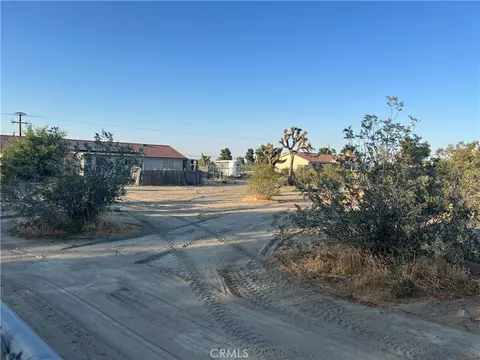 Exterior - 2825 Del Rosa Rd, Phelan, CA 92371 photo 4 of 7