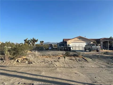 Exterior - 2825 Del Rosa Rd, Phelan, CA 92371 photo 3 of 4